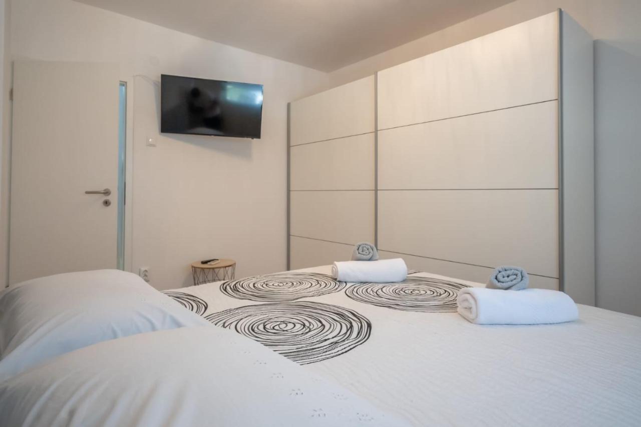 Apartman Mirjana Apartment สปลิท ภายนอก รูปภาพ