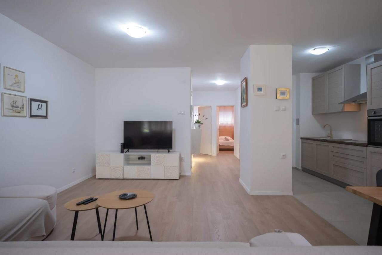 Apartman Mirjana Apartment สปลิท ภายนอก รูปภาพ
