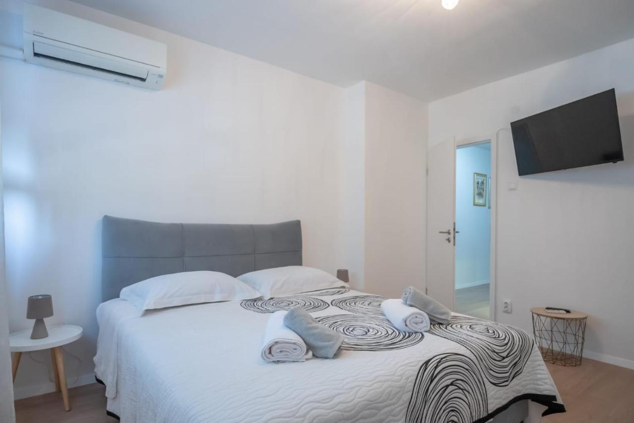 Apartman Mirjana Apartment สปลิท ภายนอก รูปภาพ