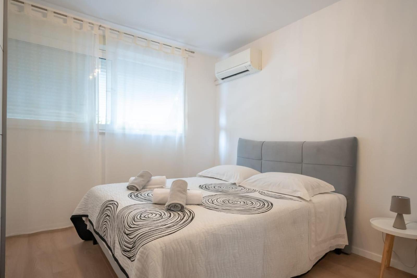 Apartman Mirjana Apartment สปลิท ภายนอก รูปภาพ